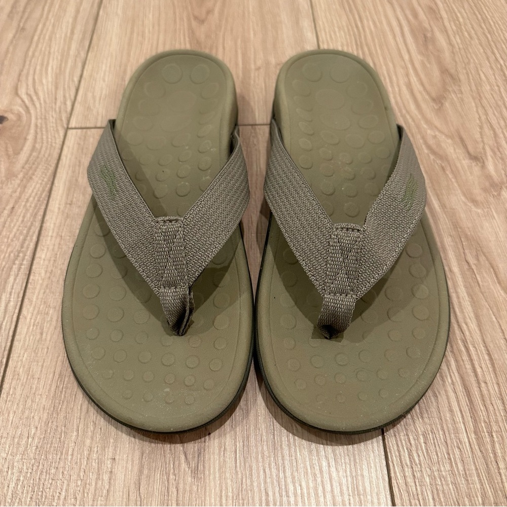 Vionic Wave Sandals